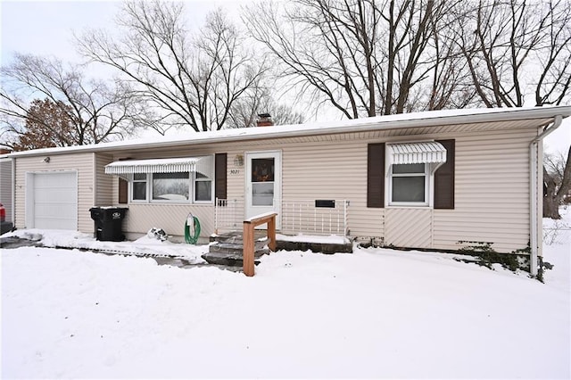 view of front facade featuring a garage