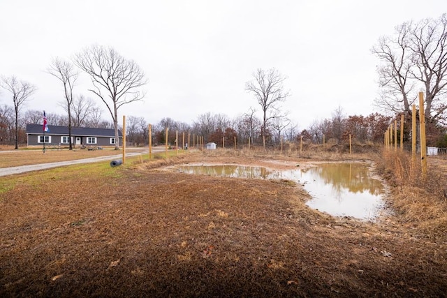 view of yard featuring a water view