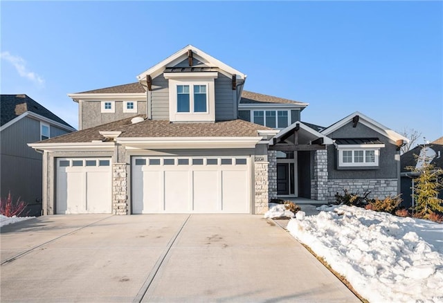 view of front facade featuring a garage