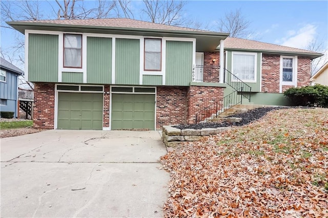 view of front of house featuring a garage