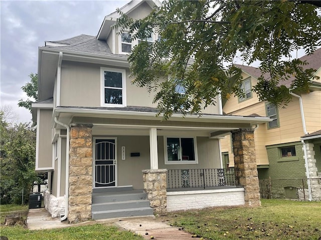 view of front facade with covered porch