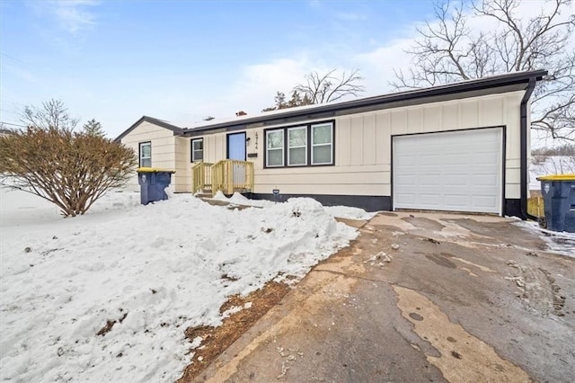 view of front facade with a garage