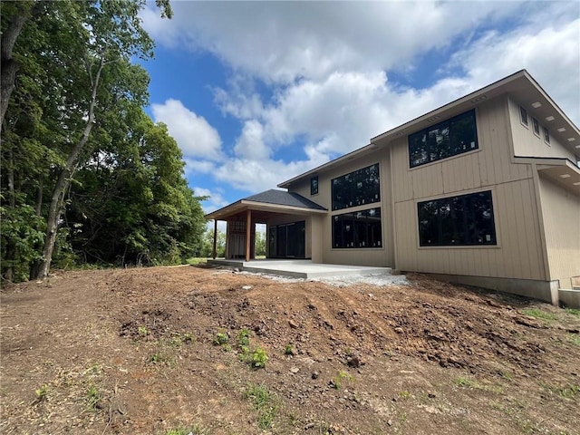 16900 Parkhill St, Overland Park, KS 66221 - back of house with a patio area