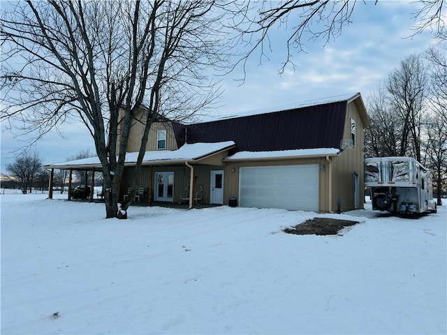 view of front of house featuring a garage