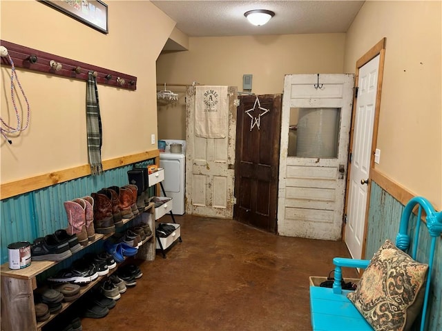 storage room with washer / dryer