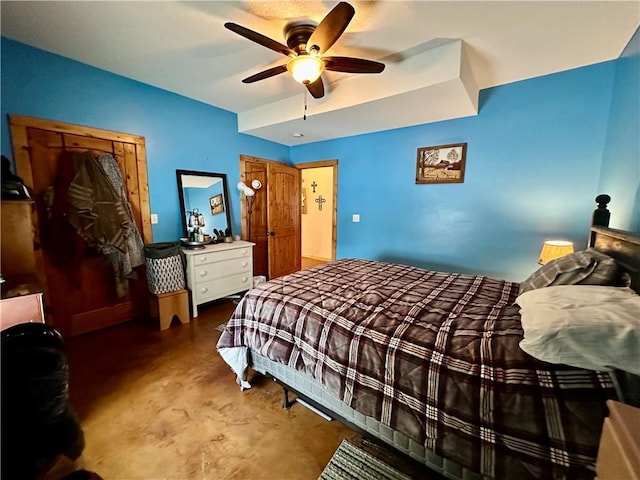 bedroom featuring ceiling fan