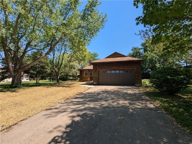 1205 Wentley Dr, Hiawatha, KS 66434 - view of front of home with a garage and driveway
