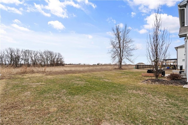 view of yard featuring a rural view