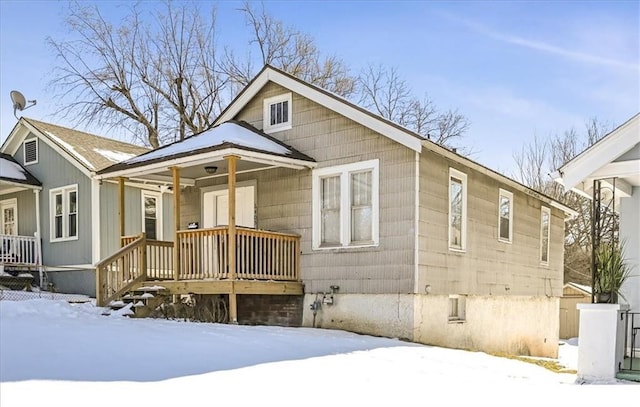 view of front of house featuring covered porch