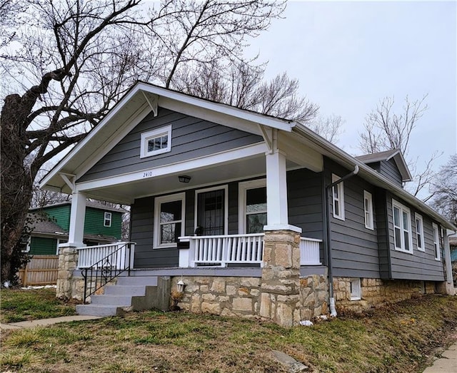 view of front facade with covered porch