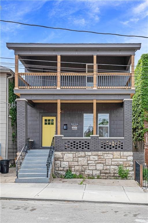538 Harrison St, Kansas City, MO 64106 - view of front of property featuring a balcony