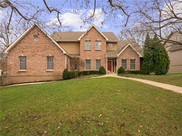 view of front property featuring a front lawn