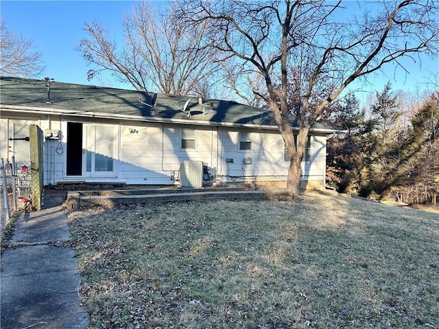 exterior space featuring a yard