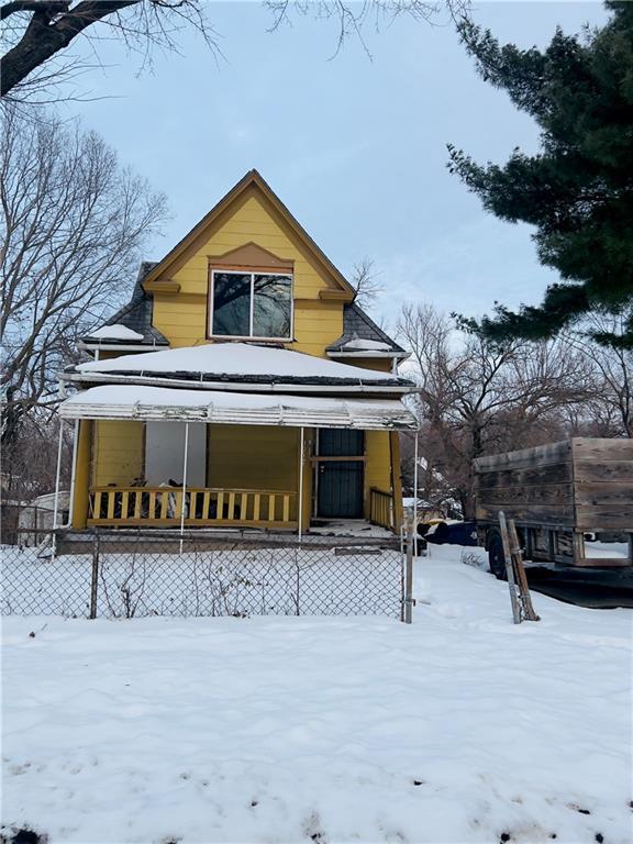 exterior space with a porch