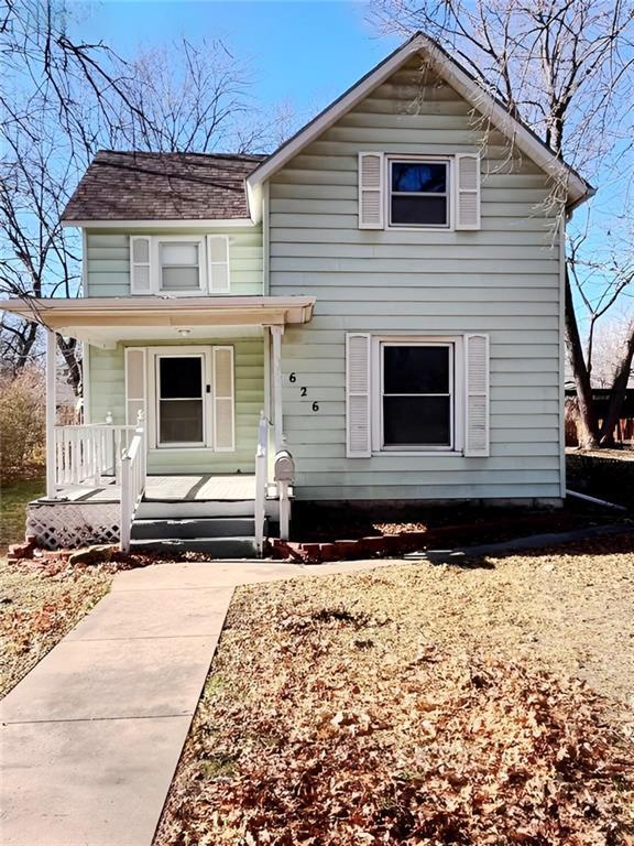 view of front of home with covered porch