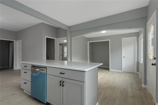 kitchen featuring light hardwood / wood-style flooring and a center island