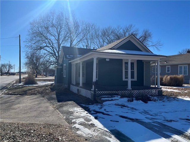 view of front of home featuring a porch