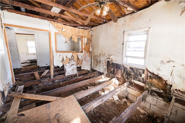 misc room featuring ceiling fan