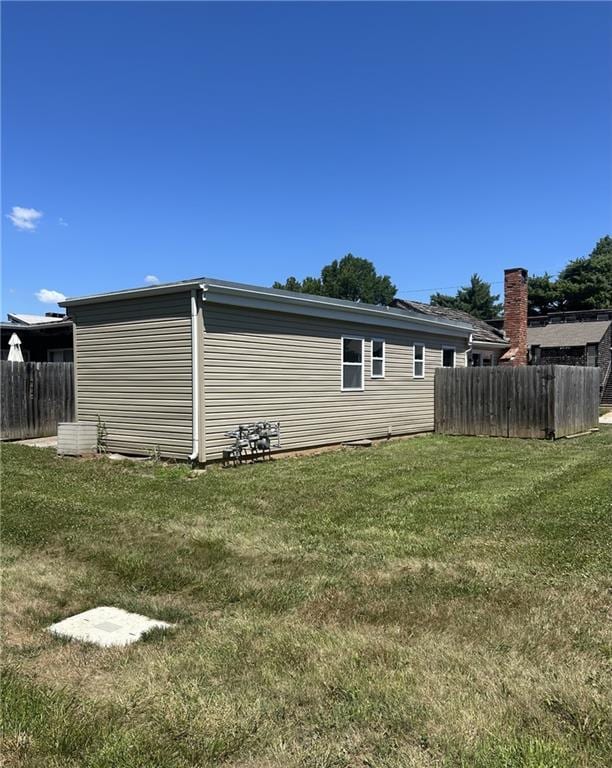 11331 Calico Dr, Kansas City, MO 64137 - rear view of property