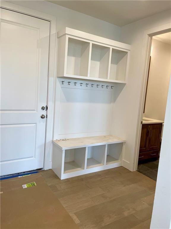 18300 Monrovia St, Overland Park, KS 66013 - view of mudroom