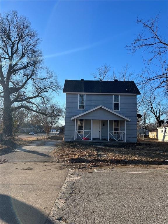 view of front of home with covered porch