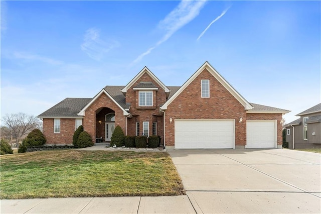 view of front of property with a front lawn