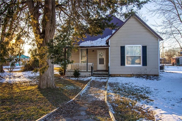 view of front of home featuring a porch