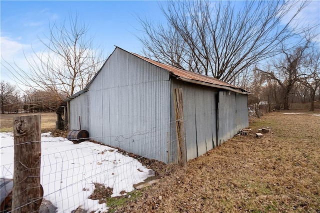 view of outdoor structure