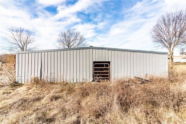 view of outbuilding