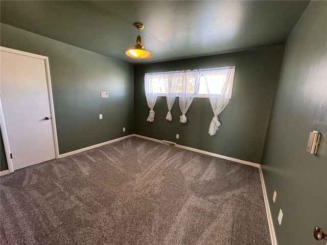 spare room with carpet flooring