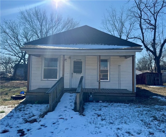 view of front of house featuring covered porch