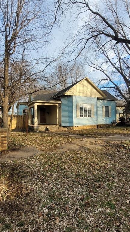 view of front of property