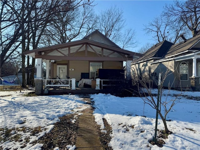 view of front facade with a porch