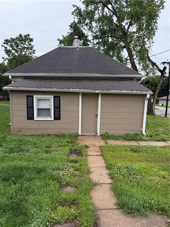 2901 Messanie St, Saint Joseph, MO 64501 - view of outbuilding