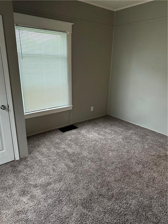 2901 Messanie St, Saint Joseph, MO 64501 - view of carpeted empty room