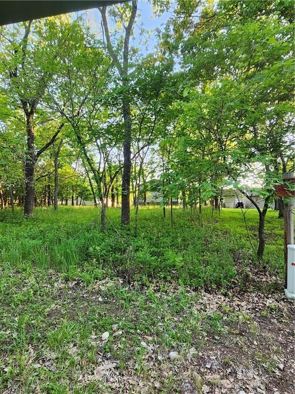 62 Live Oaks Dr, Linn Valley, KS 66040