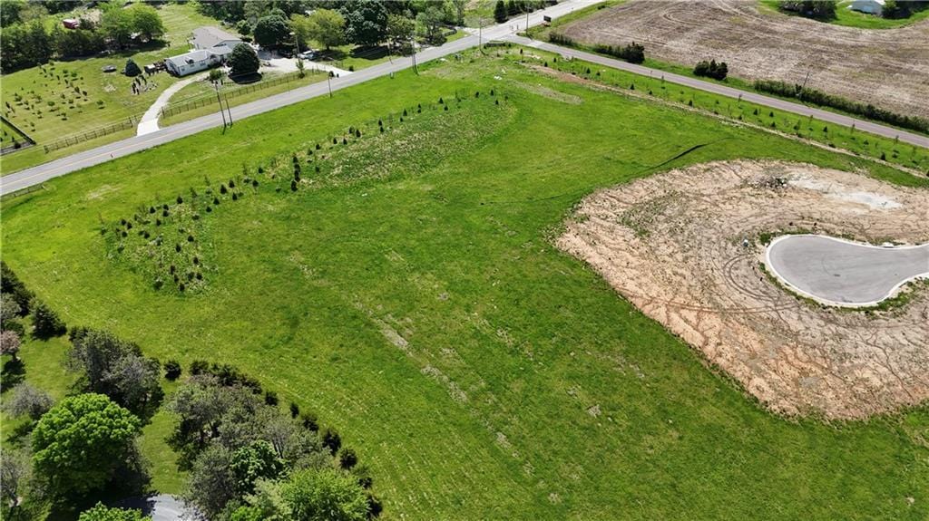 17051 Manor Dr, Stilwell, KS 66085 - photo 4