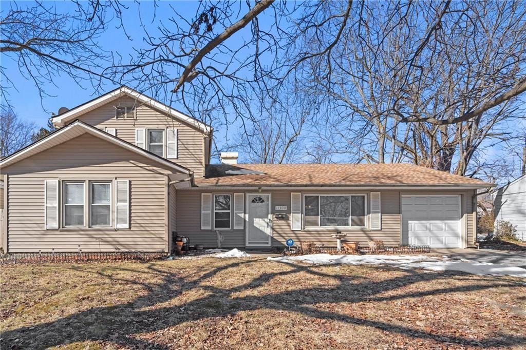 view of front of home featuring a garage