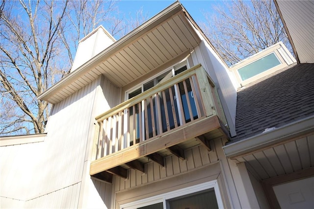 exterior space featuring a balcony