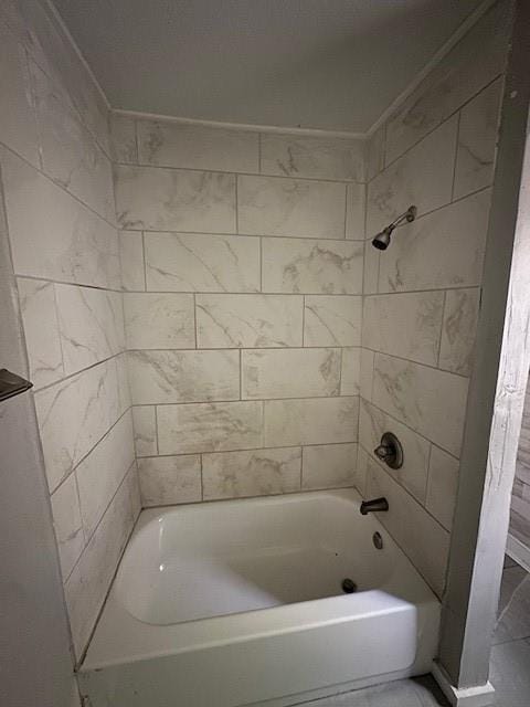 3920 S Benton Ave, Kansas City, MO 64130 - full bath with shower / tub combination