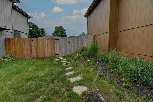 828 SW Harvest Dr, Grain Valley, MO 64029 - view of yard