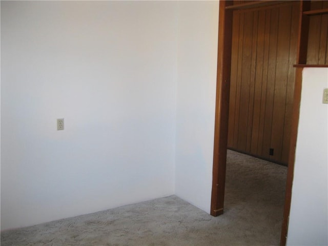 spare room with carpet flooring