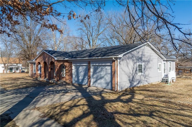 view of front facade with a garage