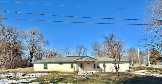 view of front of property