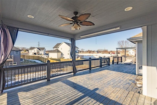 deck with ceiling fan