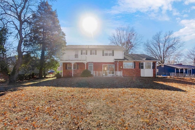 view of front of house featuring a front yard