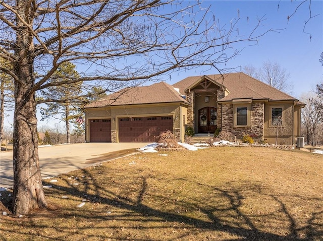 view of front facade with a garage