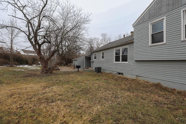 view of yard featuring central AC