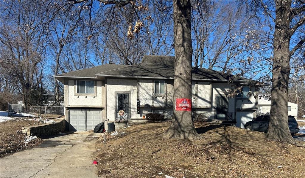 view of front of house with a garage