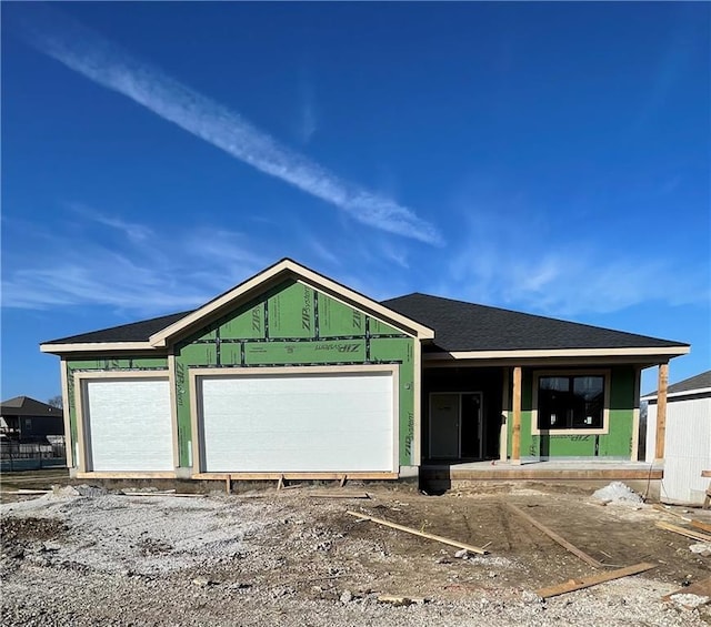 view of front facade featuring a garage